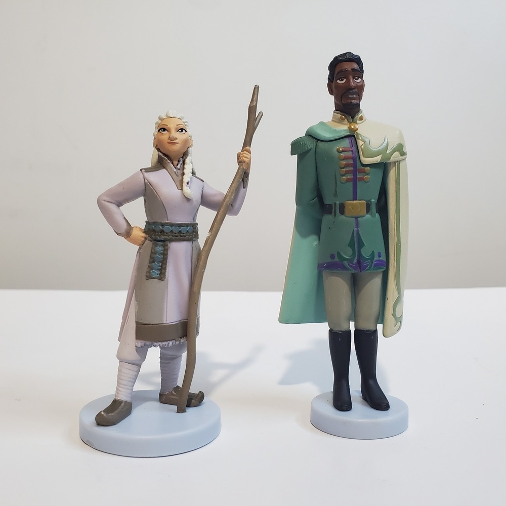 Disney Frozen 2 Yelena and Lieutenant Mattias Figurines PVC Cake Toppers